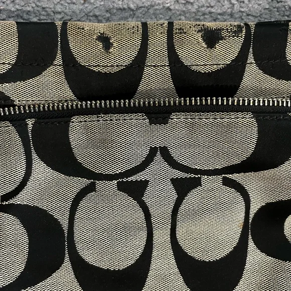 Coach Black and Cream Designer Shoulder Bag - Picture 5 of 6
